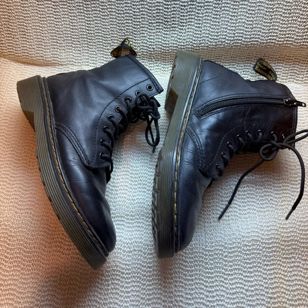 Dr. Martens 1460 Junior boots in a Monochrome Black 2